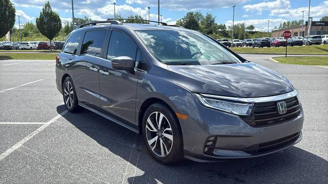 2022 Honda Odyssey Touring FWD photo