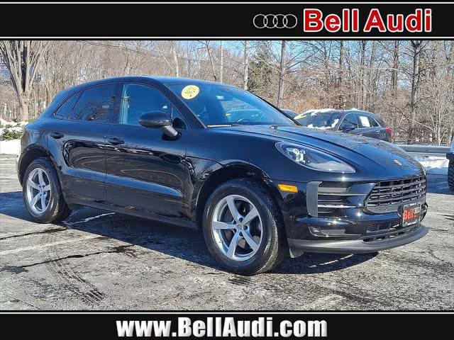 2021 Porsche Macan  AWD photo