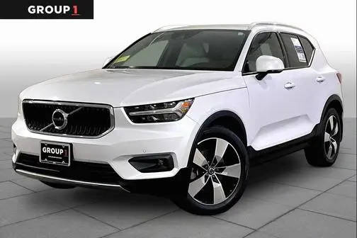 2021 Volvo XC40 Momentum AWD photo