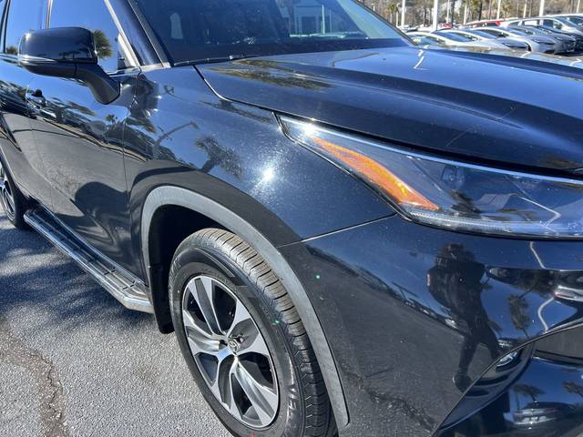 2021 Toyota Highlander XLE AWD photo