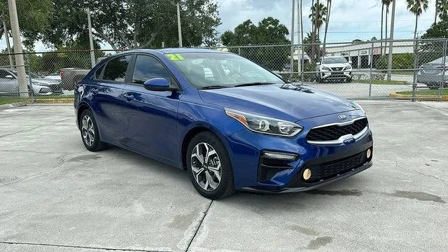 2021 Kia Forte LXS FWD photo