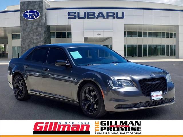 2021 Chrysler 300 Touring RWD photo