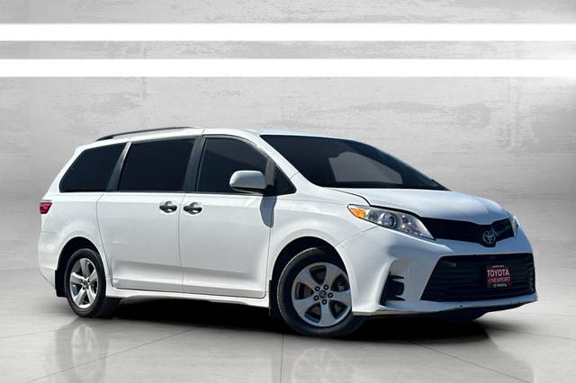 2019 Toyota Sienna L FWD photo
