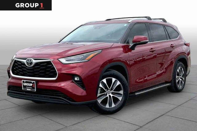 2021 Toyota Highlander XLE FWD photo