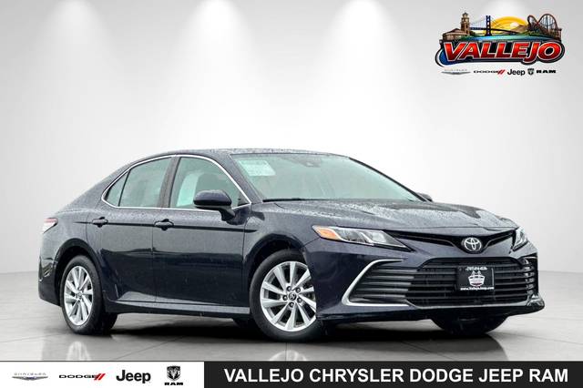 2021 Toyota Camry LE FWD photo