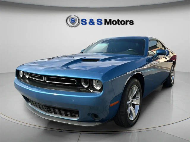 2021 Dodge Challenger SXT RWD photo