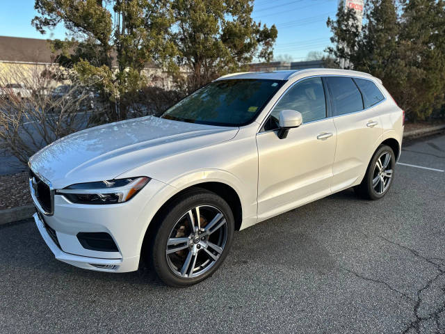 2021 Volvo XC60 Momentum AWD photo