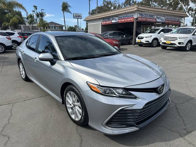 2021 Toyota Camry LE FWD photo