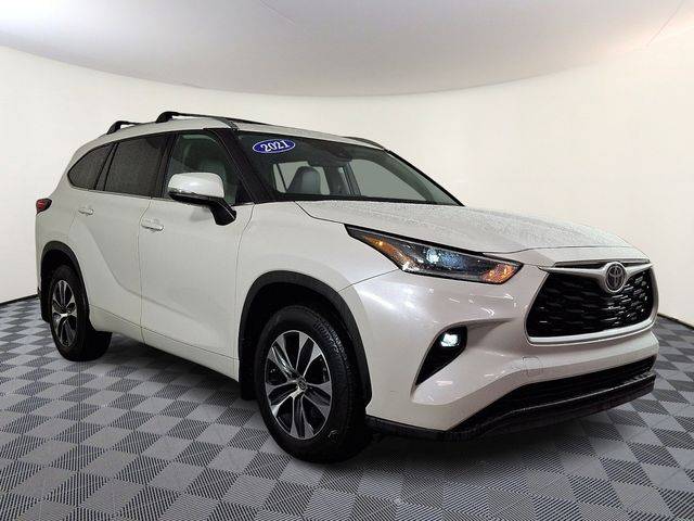 2021 Toyota Highlander XLE AWD photo