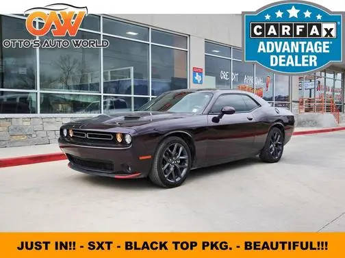 2021 Dodge Challenger SXT RWD photo