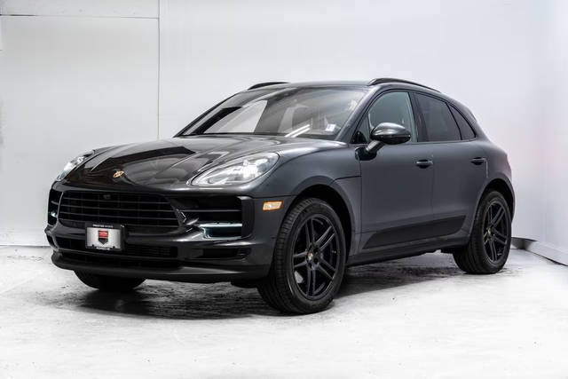 2021 Porsche Macan  AWD photo