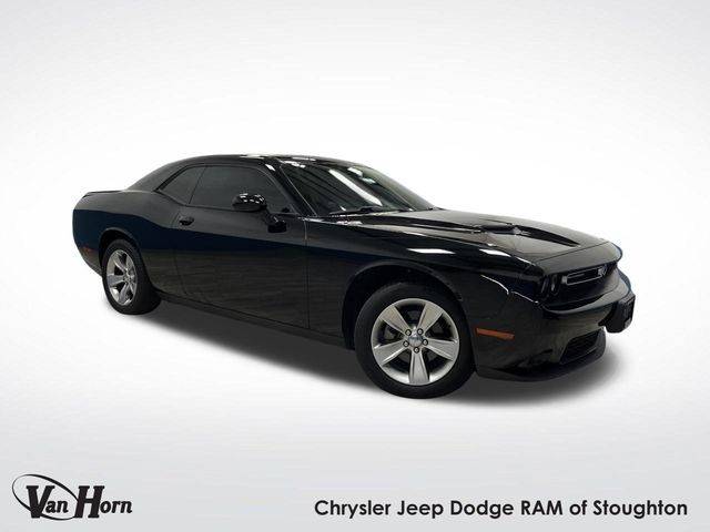 2021 Dodge Challenger SXT RWD photo