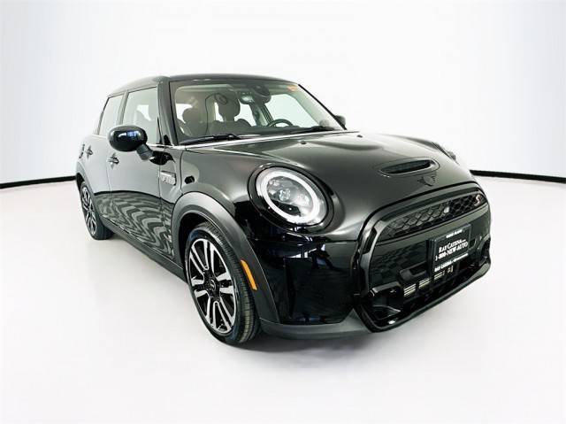 2022 MINI Hardtop 4 Door Cooper S FWD photo