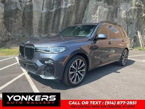 2021 BMW X7 M50i AWD photo