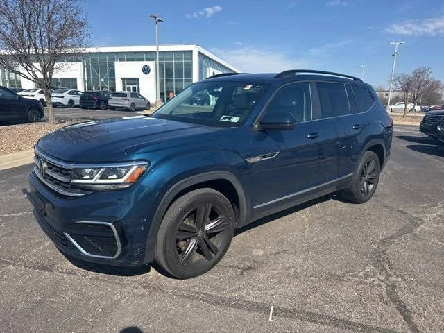 2021 Volkswagen Atlas 3.6L V6 SE w/Technology R-Line AWD photo