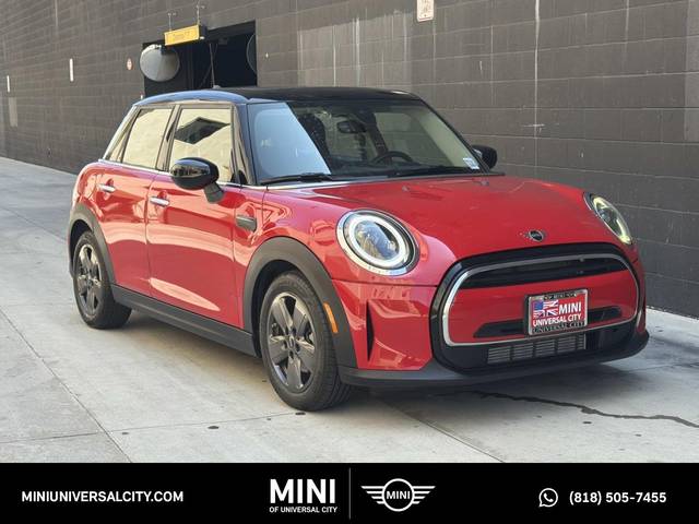 2022 MINI Hardtop 4 Door Cooper FWD photo