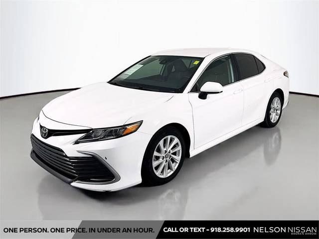 2021 Toyota Camry LE FWD photo