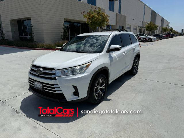 2018 Toyota Highlander LE FWD photo