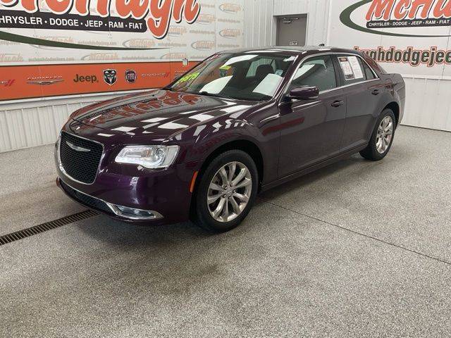 2021 Chrysler 300 Touring L AWD photo