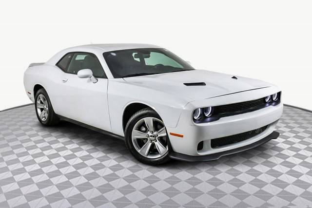 2021 Dodge Challenger SXT RWD photo