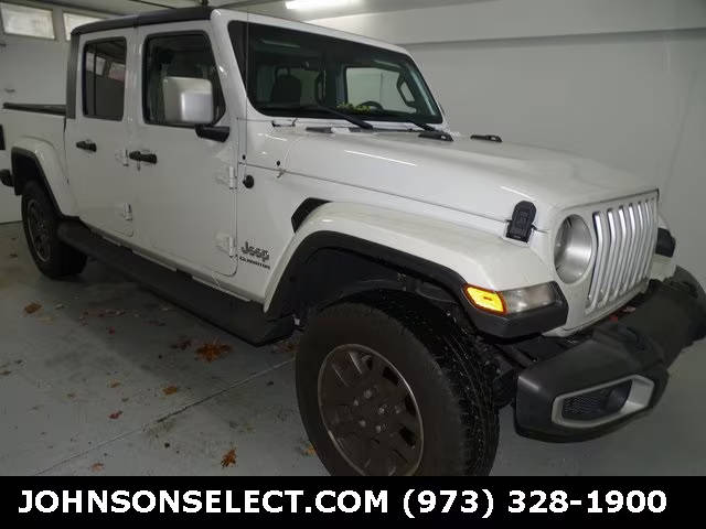 2021 Jeep Gladiator Overland 4WD photo