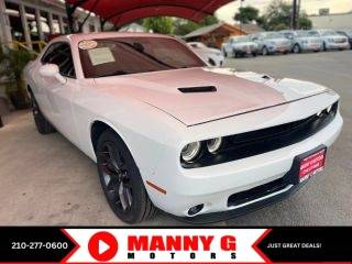 2021 Dodge Challenger SXT RWD photo