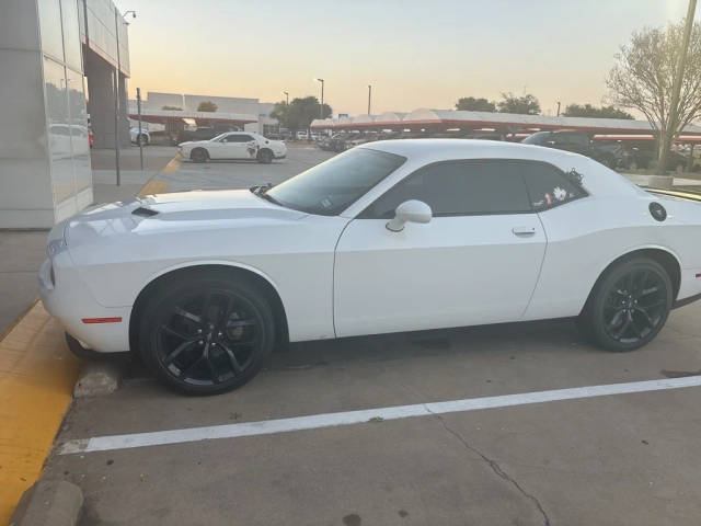 2021 Dodge Challenger SXT RWD photo