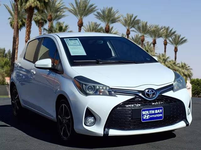 2015 Toyota Yaris SE FWD photo