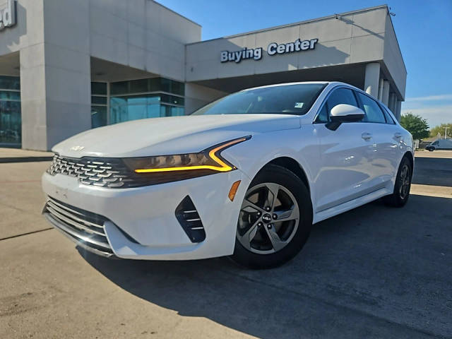 2022 Kia K5 LX FWD photo