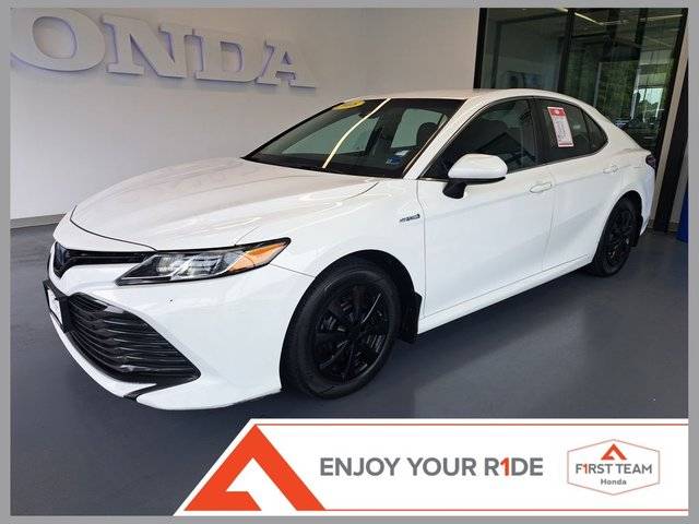 2018 Toyota Camry Hybrid LE FWD photo