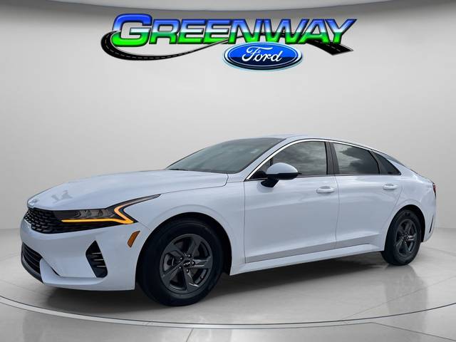 2022 Kia K5 LX FWD photo