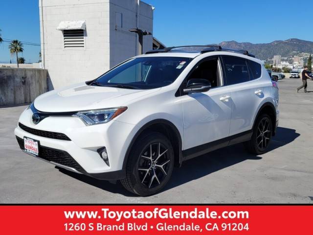 2018 Toyota RAV4 SE FWD photo