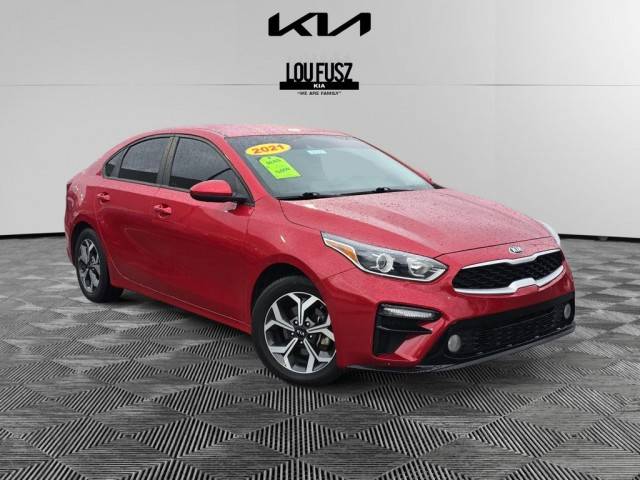 2021 Kia Forte LXS FWD photo