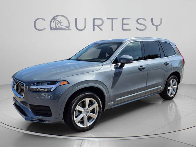 2021 Volvo XC90 Momentum AWD photo