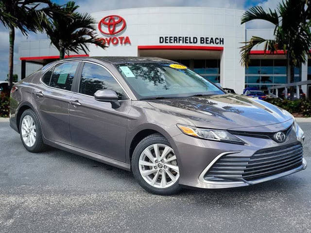 2021 Toyota Camry LE FWD photo