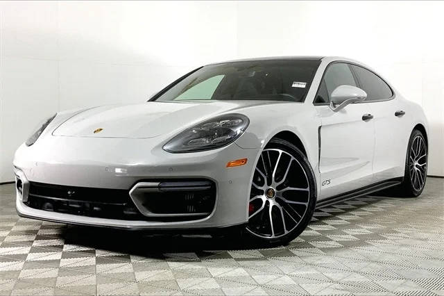 2021 Porsche Panamera GTS AWD photo