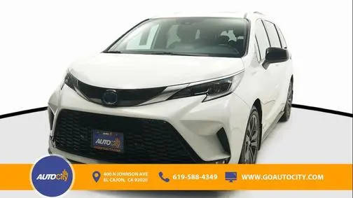 2021 Toyota Sienna XSE FWD photo