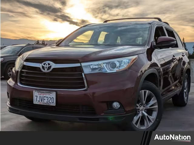 2015 Toyota Highlander XLE AWD photo