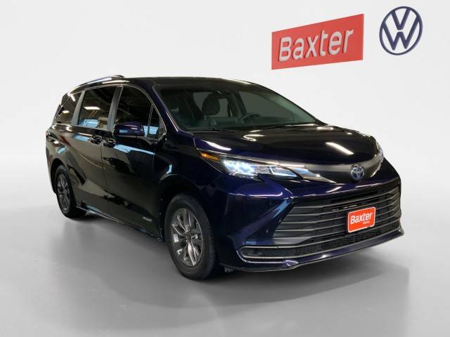 2021 Toyota Sienna LE AWD photo