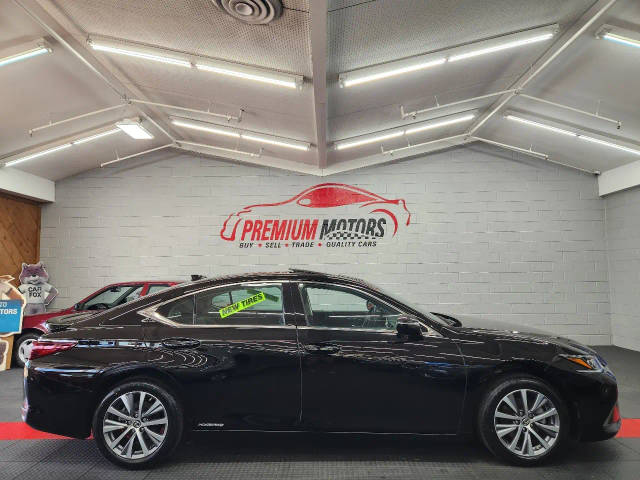 2021 Lexus ES ES 300h FWD photo