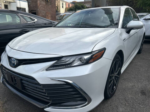 2021 Toyota Camry Hybrid XLE FWD photo
