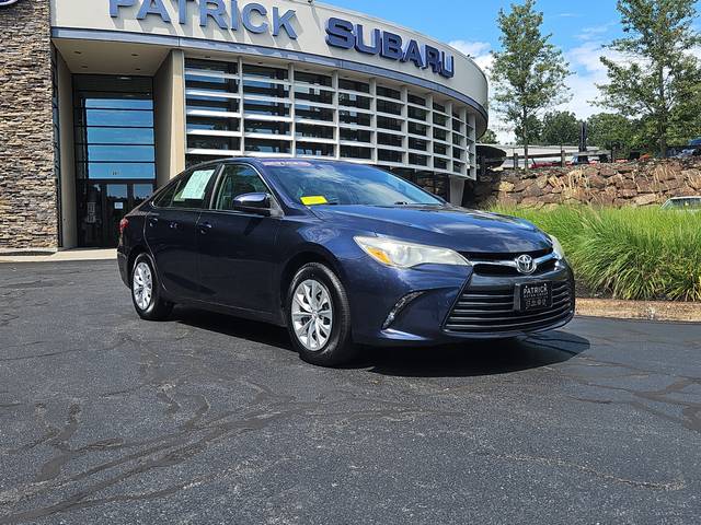2015 Toyota Camry LE FWD photo