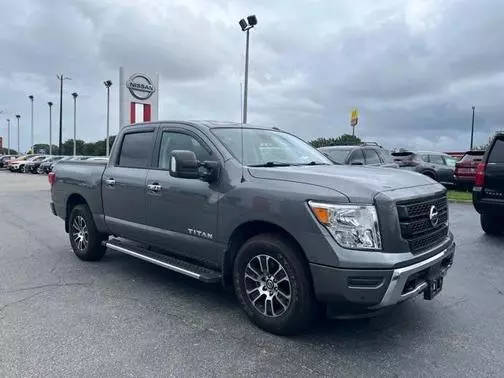 2021 Nissan Titan SV 4WD photo