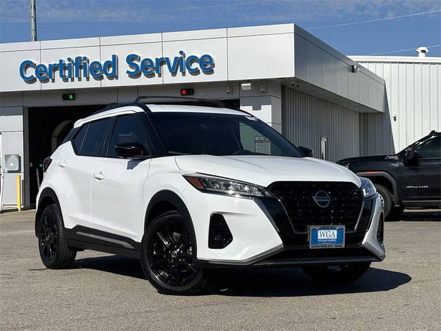 2021 Nissan Kicks SR FWD photo