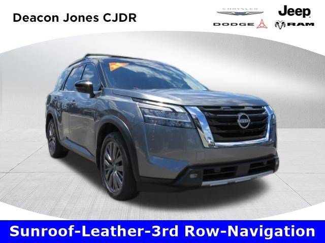 2022 Nissan Pathfinder SL FWD photo