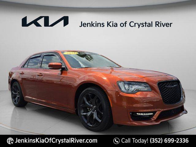 2021 Chrysler 300 Touring L RWD photo