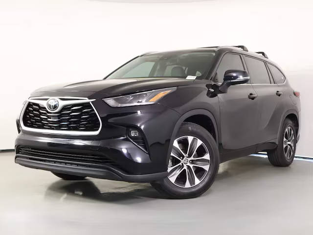2021 Toyota Highlander XLE FWD photo