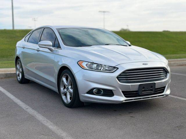 2015 Ford Fusion SE FWD photo