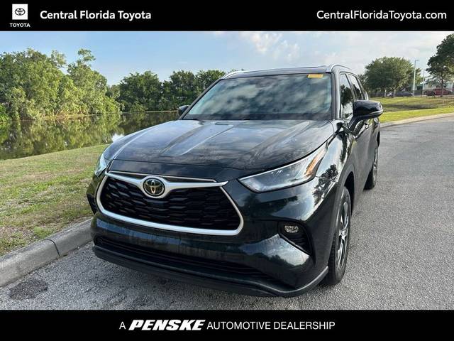 2021 Toyota Highlander XLE FWD photo