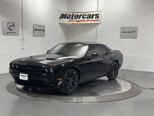 2021 Dodge Challenger SXT RWD photo